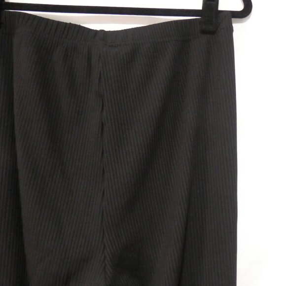 SHEIN - Curve | 1XL | Textured Ribbed Black Stretchy Leggings - Picture 12 of 16